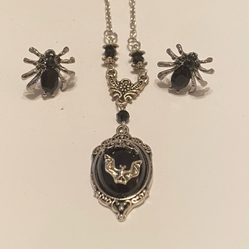 Gothic Victorian necklace and earrings set